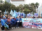 ribuan-buruh-gelar-aksi-demo-peringati-hari-buruh-internasional-di-patung-kuda1-01052024-133023