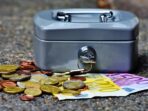 cashbox-1642989_640